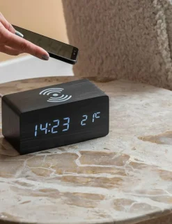 Alarm clock Block w. phone charger LED black veneer, white LED - Väckarklockor