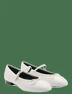 Ballerinas with strip and bow detail - Ballerinas