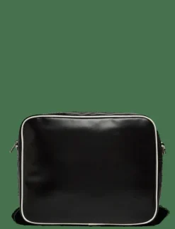CLASSIC SHOULDER BAG - Axelväskor
