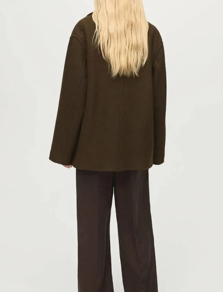 Oversized wool coat with maxi lapels - Ullkappor