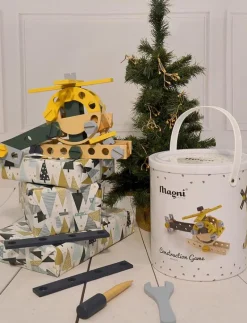 Wooden construction set in bucket - Byggsats
